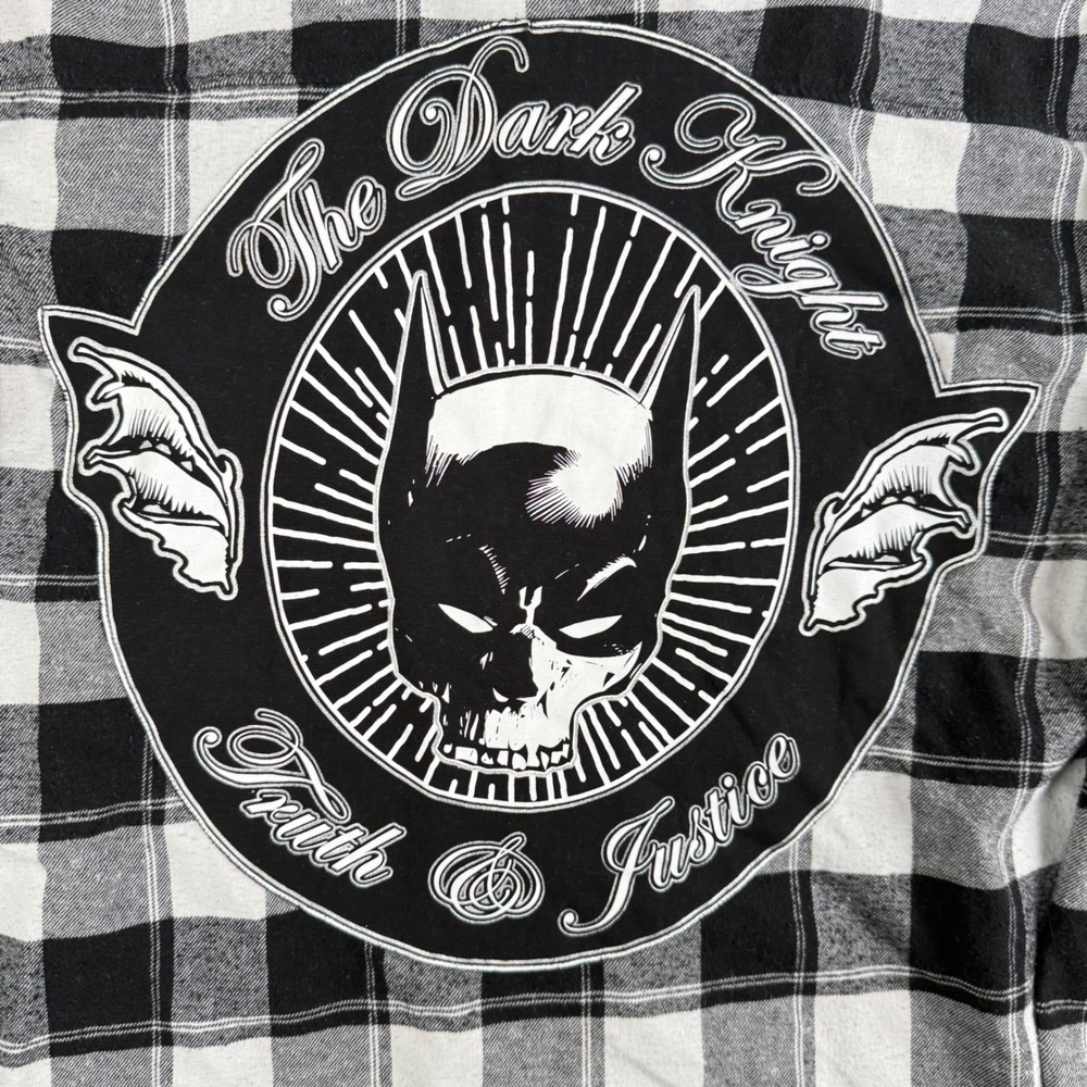 Batman‎ Tango Hotel Flannel Shirt Mens XL Black White Plaid Dark Knight Graphic - Picture 4 of 10